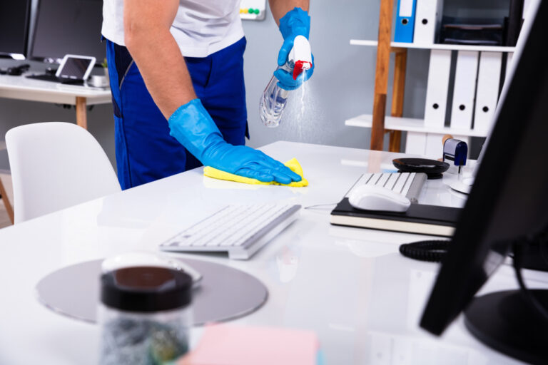خدمات تنظيف المجالس في الرياض باحترافية رقم 1 في مجال التنظيف