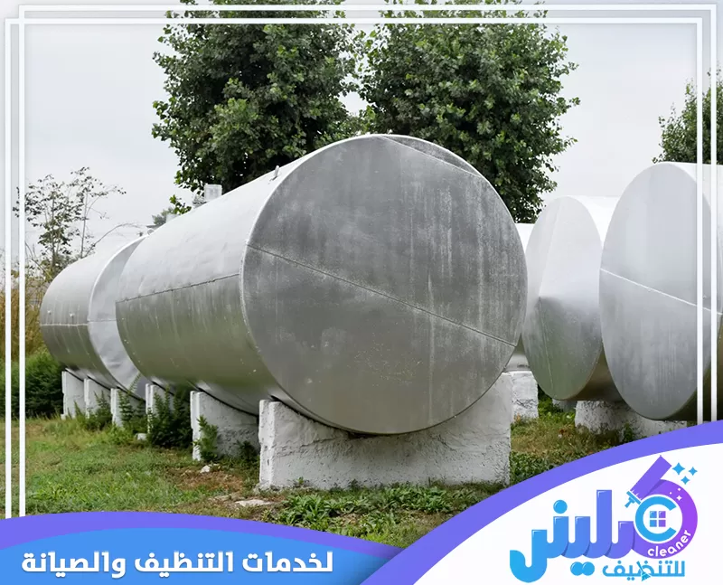 عزل خزانات فيبر جلاس بالرياض 0500892799 كلينر للتنظيف تم تنفيذ عزل خزانات فيبر جلاس لحماية الخزانات ومنع التسرب والحفاظ على المياه.